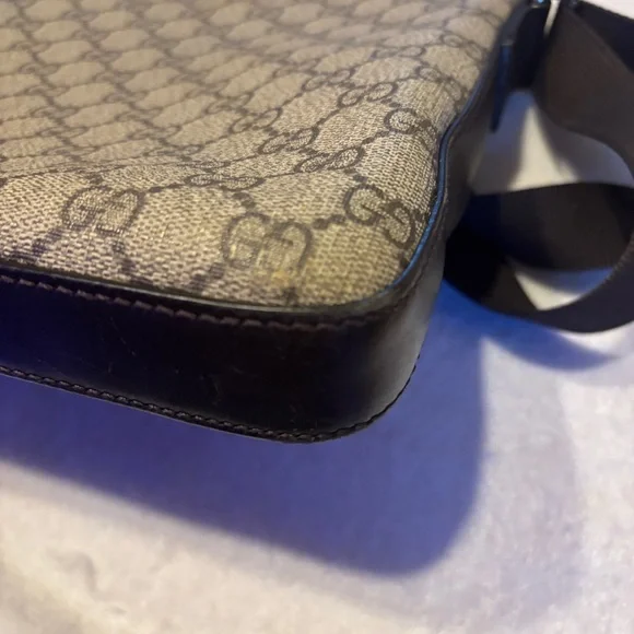 Gucci Beige and Brown GG Pattern Messenger Bag - Picture 12 of 17